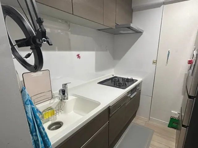 【施工実勢1,000件以上】しつこい油汚れや水アカ、排水口の臭いも徹底洗浄！サービスの画像