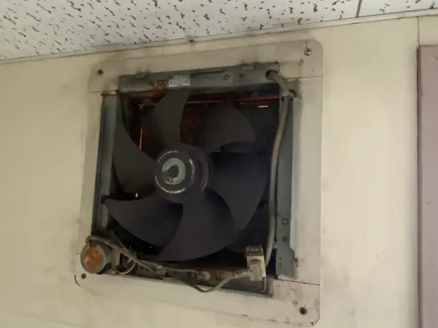 当社で商品の提案や手配。電源回路工事なども対応可能ですので御依頼お待ちしておりすサービスの画像