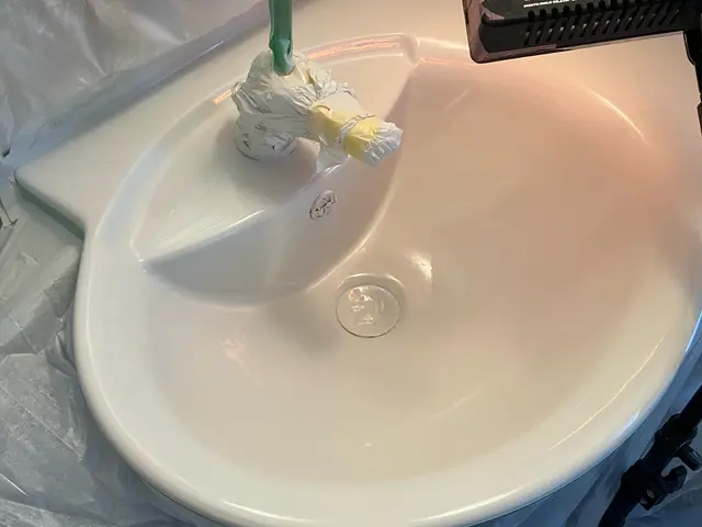 洗面ボールの欠け、ヒビ割れ直しますサービスの画像