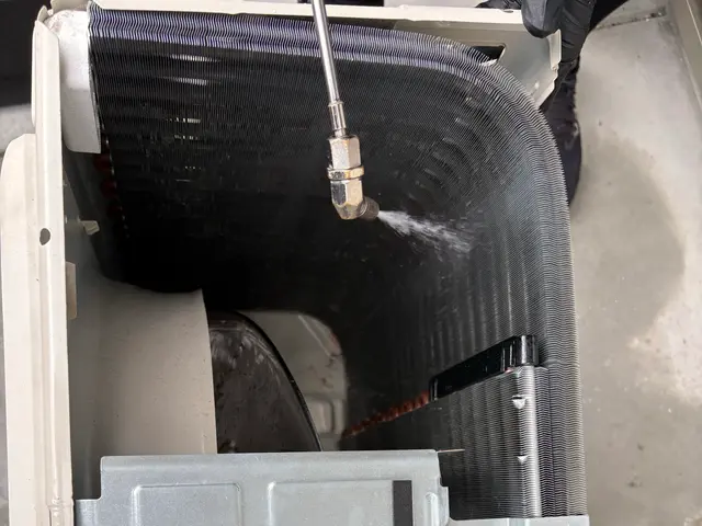 実績3000台以上！プロの技術でピカピカに☆カビも臭いも徹底除去◎サービスの画像