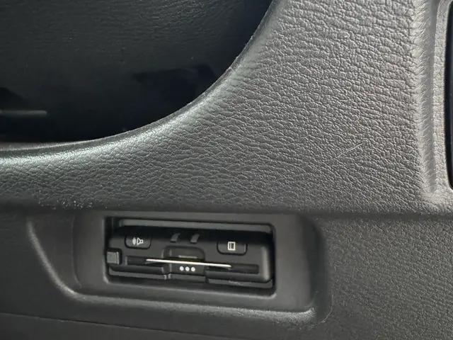 【整備歴26年】確かな技術で丁寧に取付。時間外の対応も、お気軽にご相談ください。サービスの画像