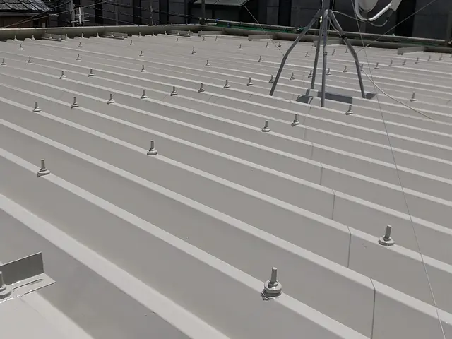 ☆トタン屋根塗装｜築年数・状態に合わせた塗装☆東京板橋区のまちのペンキ屋さんサービスの画像