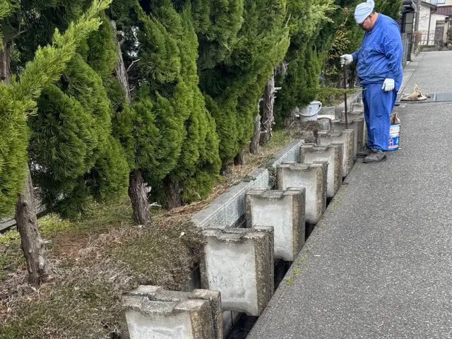 側溝掃除！やらなければと思いつつ後回しにしていませんか？それ、私たちがやります！サービスの画像