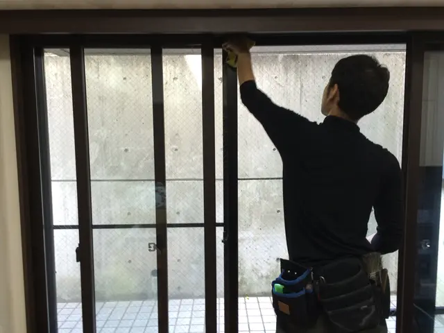 面倒なサッシ、窓掃除きれいにします!!!サービスの画像