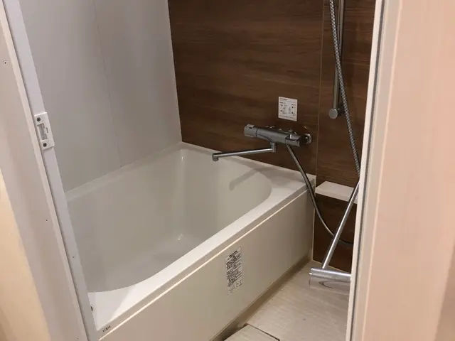 【除菌してから入退室します】鏡の鱗取り、エプロン内部無料！キャッシュレス対応！サービスの画像