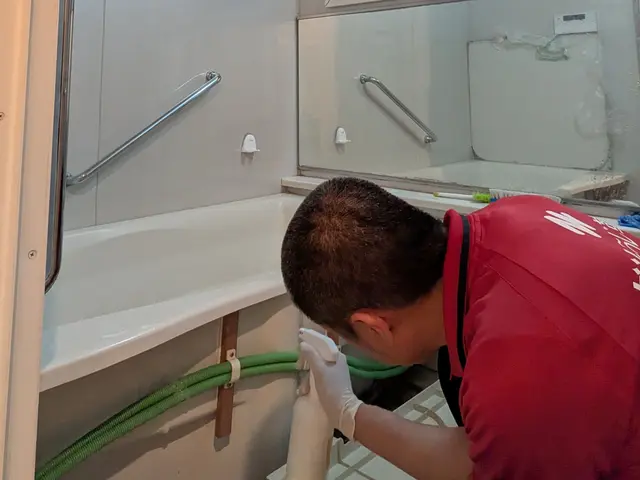 浴室の石鹸カス、水垢汚れ、カビ汚れのクリーニングはお任せくださいサービスの画像