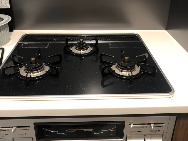 ⌈キッチンクリーニング⌋★頑固な油汚れ★シンクから五徳までキレイ！サービスの画像