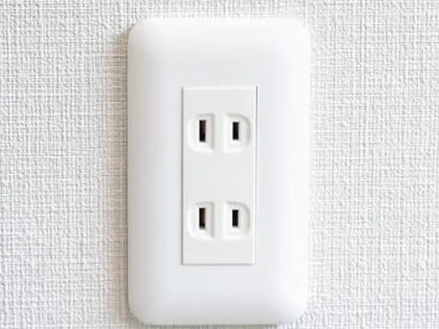 コンセント交換2箇所目割引5,000円、3箇所目～3,000円、お困りの事ご連絡サービスの画像