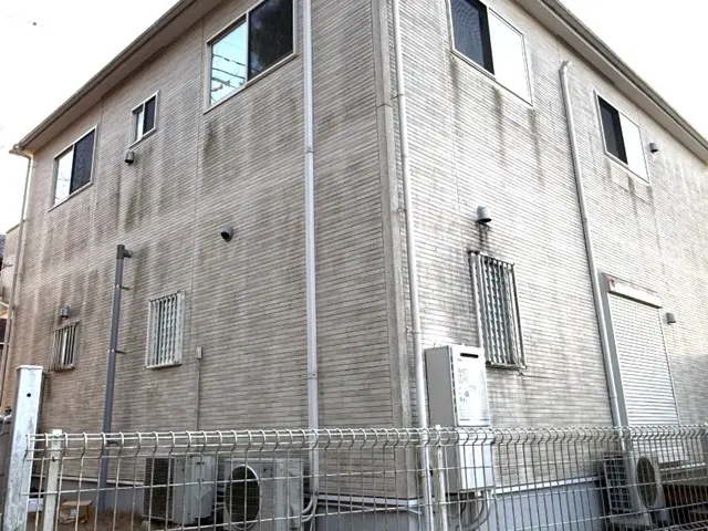 【プロの高圧洗浄】外壁・ベランダ・雨樋まで一気にピカピカ！サービスの画像