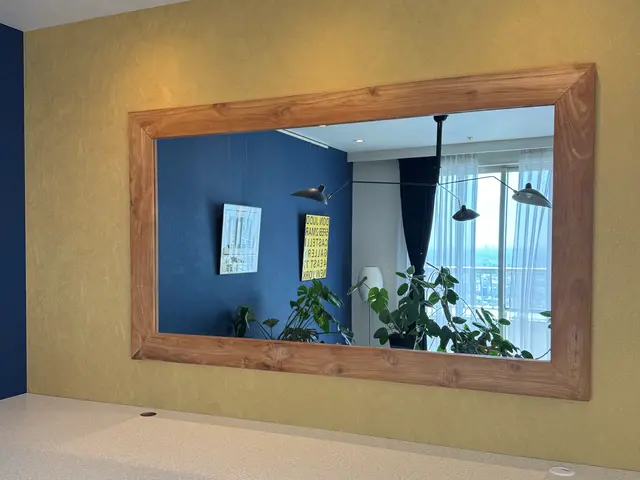 壁掛けミラー各種取付サービスの画像