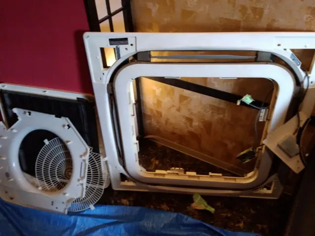 天井埋め込みタイプ・天カセエアコン分解クリーニング【防カビコートサービス中】サービスの画像