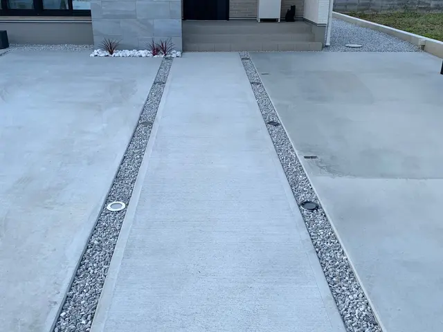 綺麗な駐車場に仕上げます☆土間コン工事でしたら当社にお任せください！！サービスの画像