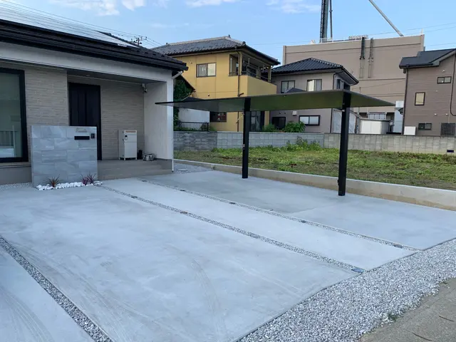 綺麗な駐車場に仕上げます☆土間コン工事でしたら当社にお任せください！！サービスの画像