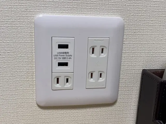 【神戸 北区 発】エアコン用 専用配線工事 です ブレーカーとコンセントを増設。サービスの画像