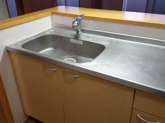 《年中無休》損保保険加入済、シンク内水垢汚れ完全除去、サービスの画像