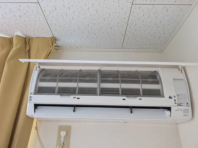 プロによるエアコンクリーニング（壁掛け）｜分解洗浄で内部までスッキリ清潔サービスの画像