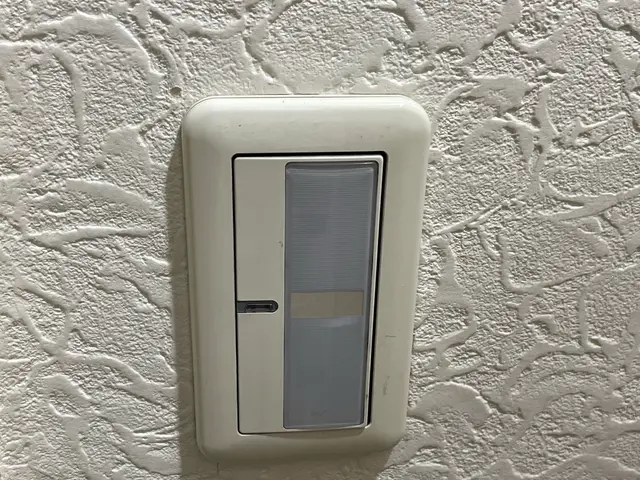 室内コンセント・電気スイッチの修理・増設・移動サービスの画像