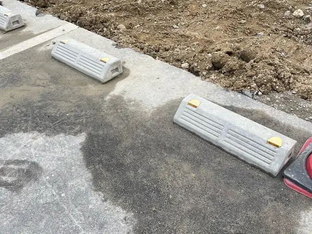 不用な車止め（パーキングブロック）の撤去致します！サービスの画像