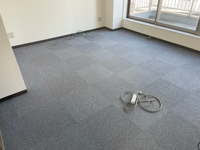 タイルカーペットサービスの画像