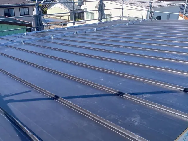 屋根工事カバーサービスの画像