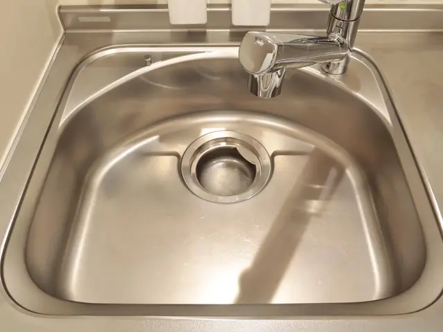 ベタつきや油汚れが気になるキッチンと換気扇、口コミ高評価のプロが徹底清掃！サービスの画像