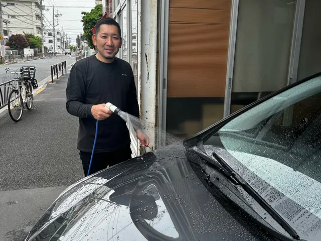 【プロが真心こめて洗車します】☆年中無休　☆完全自社対応【代車無料貸出し】サービスの画像