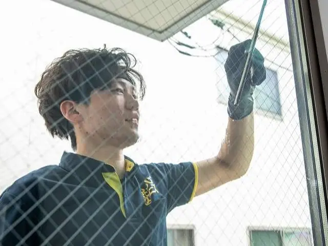 【プロ仕上げ】月間450件以上の実績！クレジットカード利用可能！窓・サッシの掃除サービスの画像