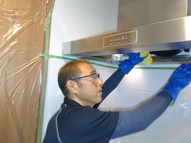 夫婦2人で訪問！役割分担で作業が速い！ベトつき油汚れがツルツルになります。サービスの画像