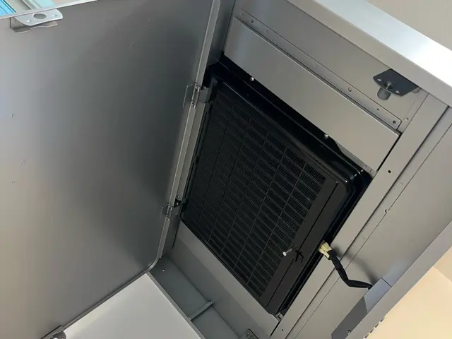 【分解洗浄で奥まで掃除】油汚れ・匂いも落として換気アップ⇧サービスの画像