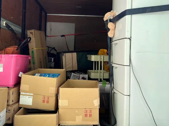 他社と違う2トン車最大サイズだから安心、2トンワイドロング箱車、事前写真見積りサービスの画像