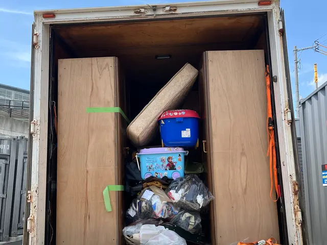 他社と違う2トン車最大サイズだから安心、2トンワイドロング箱車、事前写真見積りサービスの画像