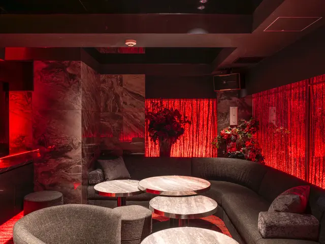 【宣材写真撮影6000人以上】店長が作り出す自然で魅力的な表情を引き出す出張撮影サービスの画像