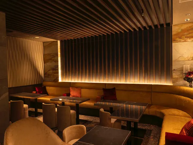 【宣材写真撮影6000人以上】店長が作り出す自然で魅力的な表情を引き出す出張撮影サービスの画像