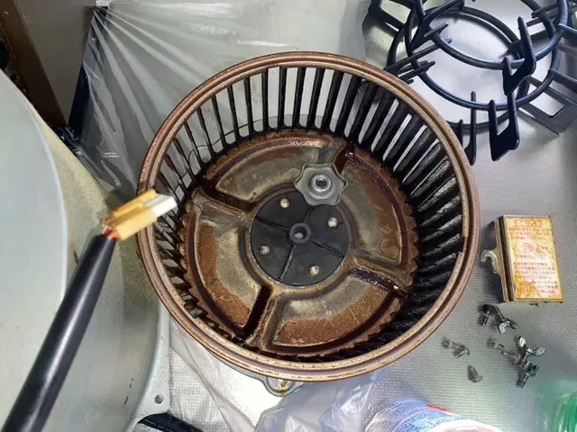 《関西・非喫煙》手におえないフィルター・ファンの・油汚れは当店にお任せ下さい！サービスの画像