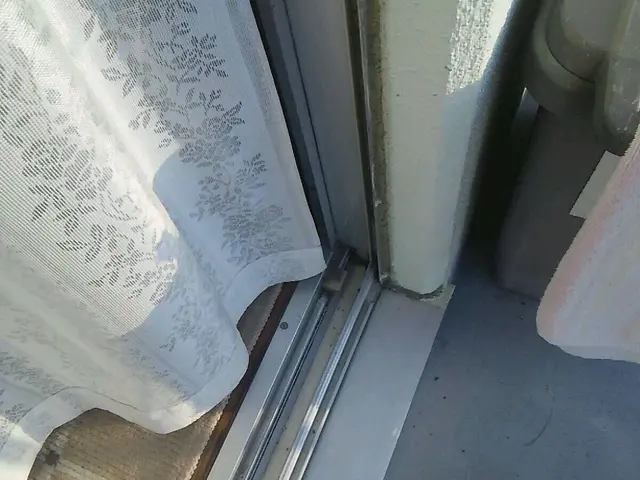 静岡発　窓・サッシの掃除　受付は3枚からになります。サービスの画像