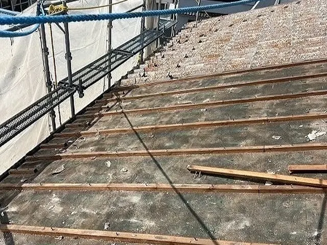 屋根カバー工事【メーカー保証ございます！最大50年製品保証！】サービスの画像