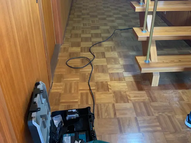 ※必ず現地確認･見積りをさせて頂きます。　痛んだ床もまるで新築の時のようにサービスの画像