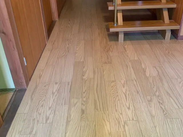 ※必ず現地確認･見積りをさせて頂きます。　痛んだ床もまるで新築の時のようにサービスの画像