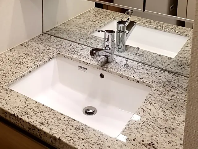 1トーン明るくなります！★男女2名でお伺い致します!鏡もピカピカに！サービスの画像