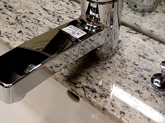 1トーン明るくなります！★男女2名でお伺い致します!鏡もピカピカに！サービスの画像