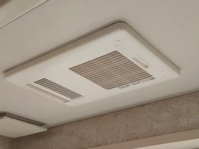 浴室換気扇の交換:暖房・乾燥：土日祝日可、損害保険加入サービスの画像