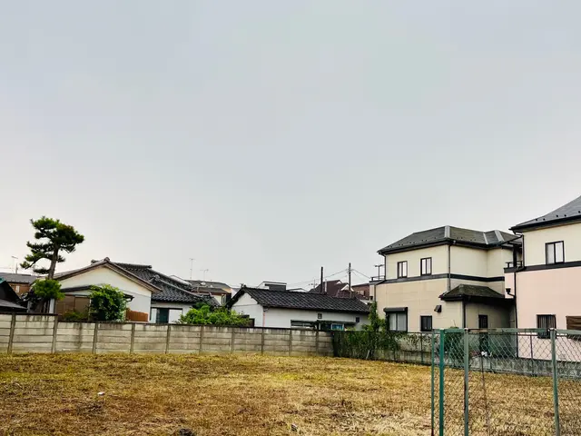 【越谷発】植木屋が丁寧に素早く草刈り致します！ご依頼お待ちしております！サービスの画像