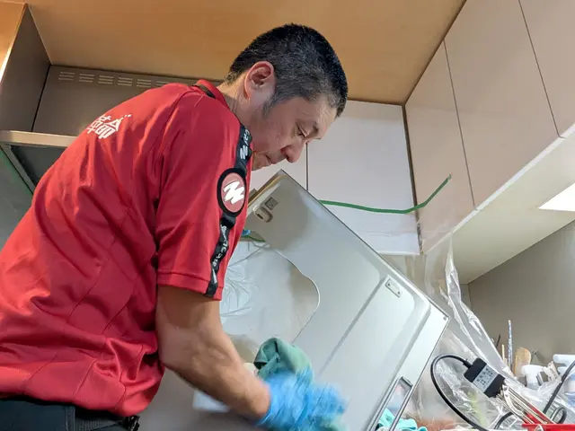 レンジフード内部の頑固な油汚れもKIREIにいたしますサービスの画像