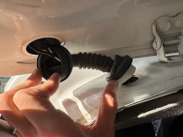 今やカーライフの必需品のドライブレコーダー取付！サービスの画像