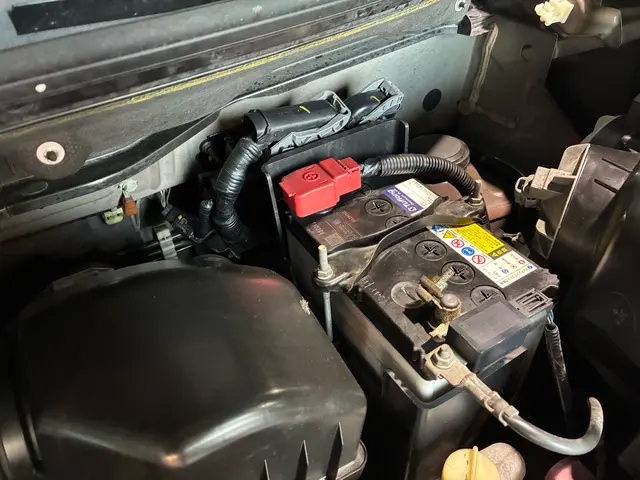 出張バッテリー交換！バッテリー発注、廃バッテリーの引取も承ります。サービスの画像