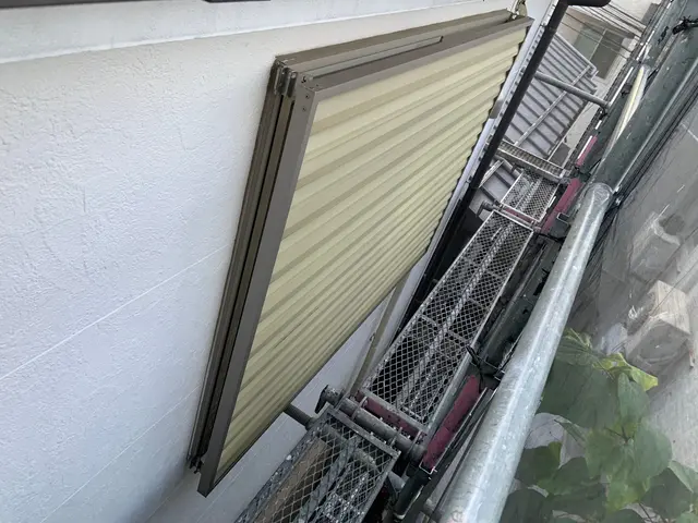 ★目隠しルーバーで防犯対策★窓面格子取付★コスパGOOD★火災保険が使えるかも？サービスの画像