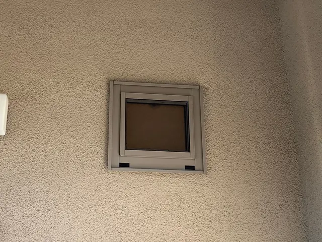 ★目隠しルーバーで防犯対策★窓面格子取付★コスパGOOD★火災保険が使えるかも？サービスの画像