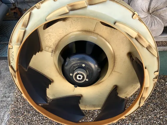 【4方向業務用天井埋め込みエアコン】※高圧洗浄※損害保険加入済み※口コミ多数サービスの画像