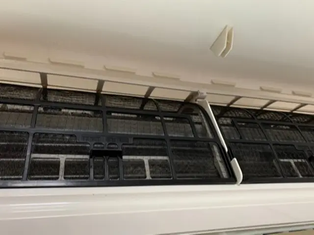 ソクリのエアコンクリーニングは高圧洗浄！18Lの水を高圧で注ぎ圧倒的な洗浄力。サービスの画像