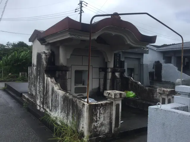 沖縄のお墓きれいに復元できますサービスの画像